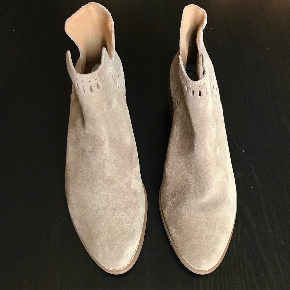 LUCKY BRAND FRANCEE TAN SUEDE BOOTIES SIZE 8.5 - Picture 2 of 8